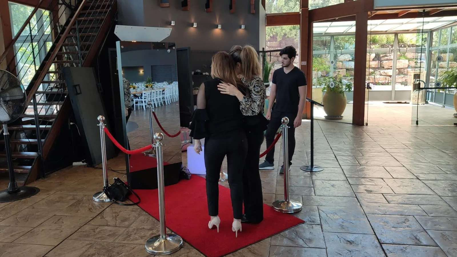 Frameless Mirror X photo booth at a corporate event